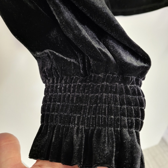 Jules & Leopold Black Velvet Top - Picture 6 of 8